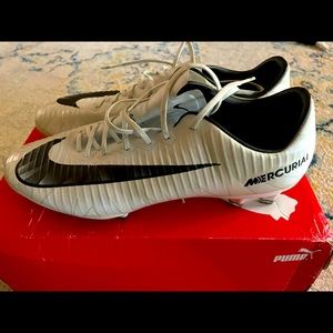 Nike Mercurial CR7 Chapter 5, size 10, used few time on turf, no original box